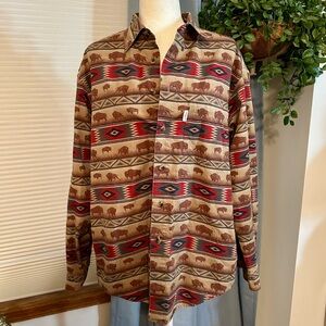 Roundtree & Yorke Button Down Shirt Size M Southwest, Aztec, Buffalo Theme